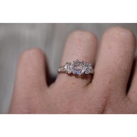 Raw Crystal Ring, Raw Stone Ring, Rings for Women, Stacking Ring, Raw Ge… - Picture 4 of 7